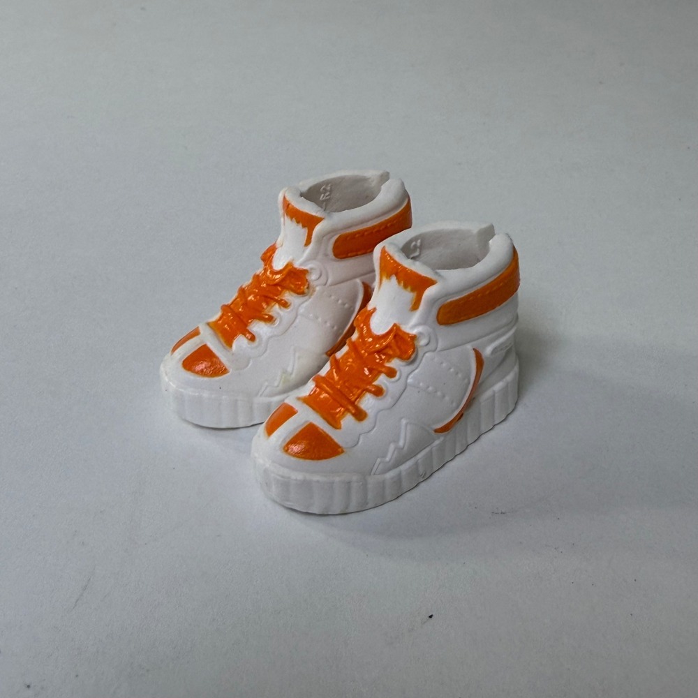 Monster High Ghoul Spirit Clawdeen Wolf Shoes 2022 White Orange Moon Sneakers G3